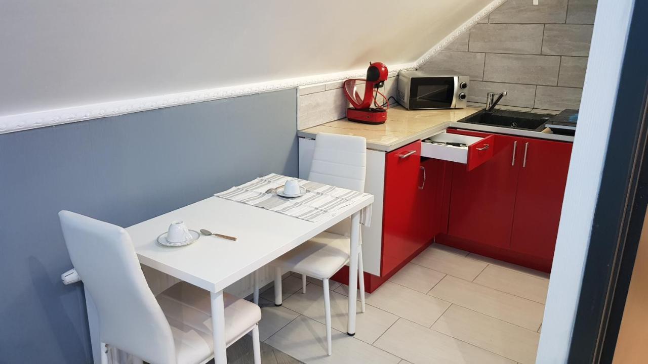 Апартаменты Le Petit Luxembourg Монтиньи-сюр-Самбр Экстерьер фото